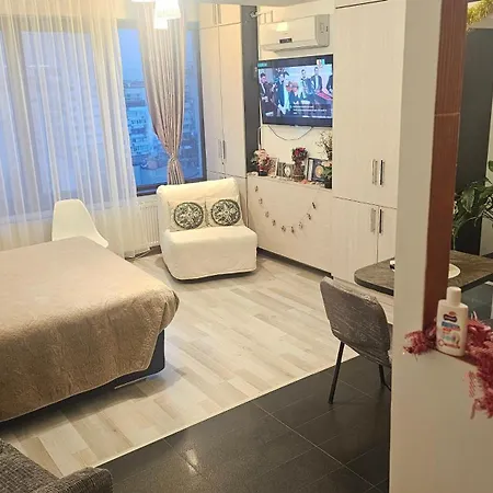 Blue Sky Unirii Center Апартаменты *